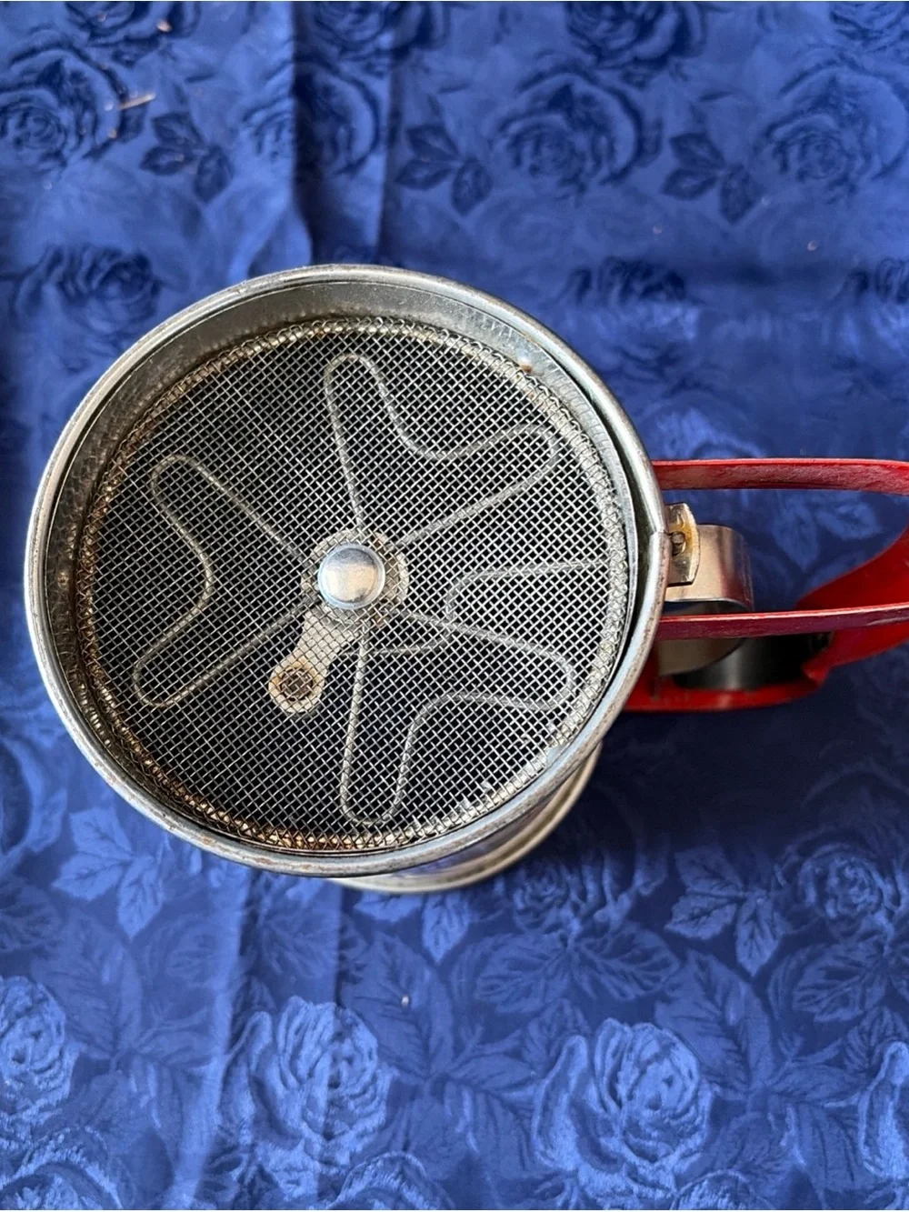 VTG Androck Embossed Hand-I-Sift Flour Sifter